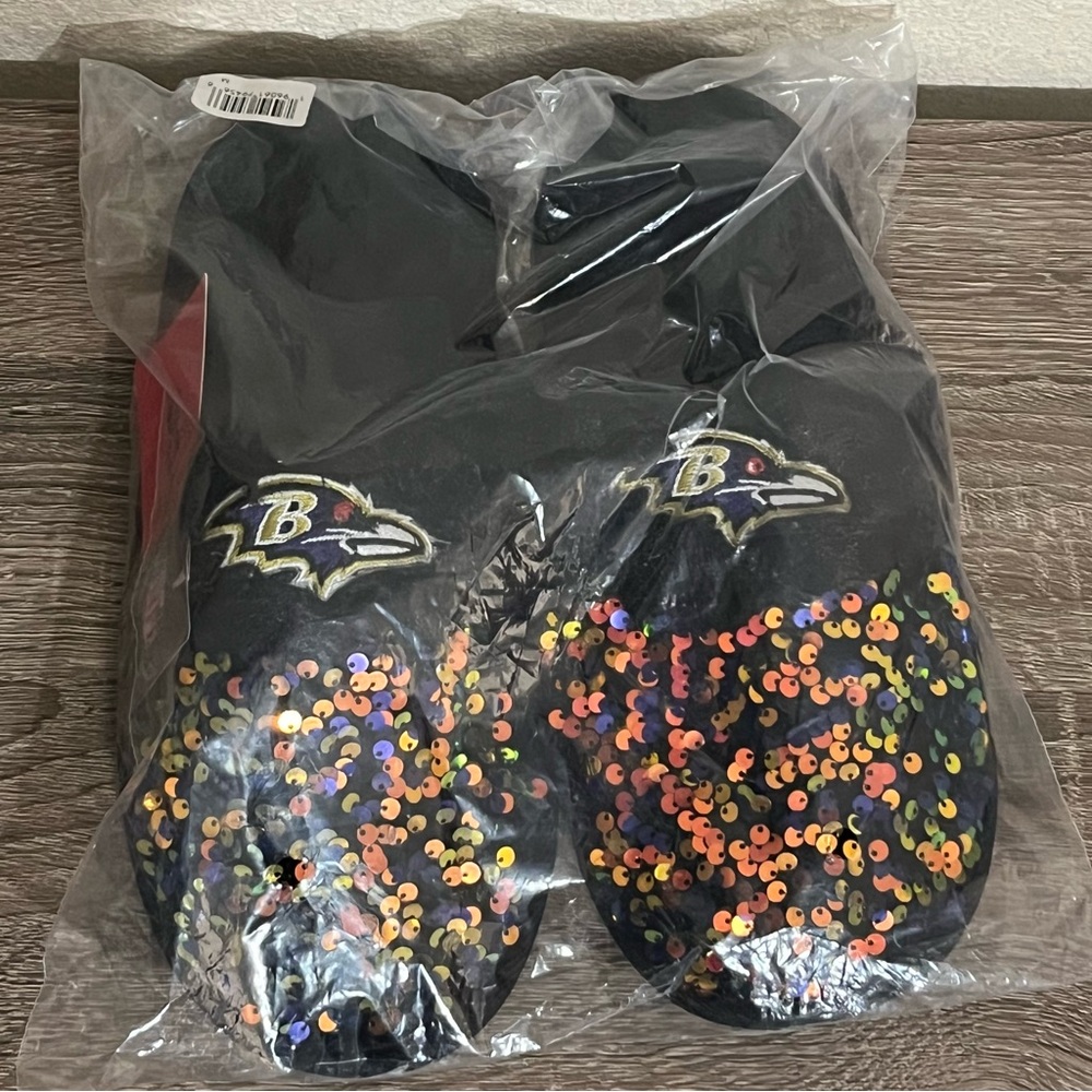 FOCO NFL Baltimore Ravens Team Logo Sequin Fashion Slippers
